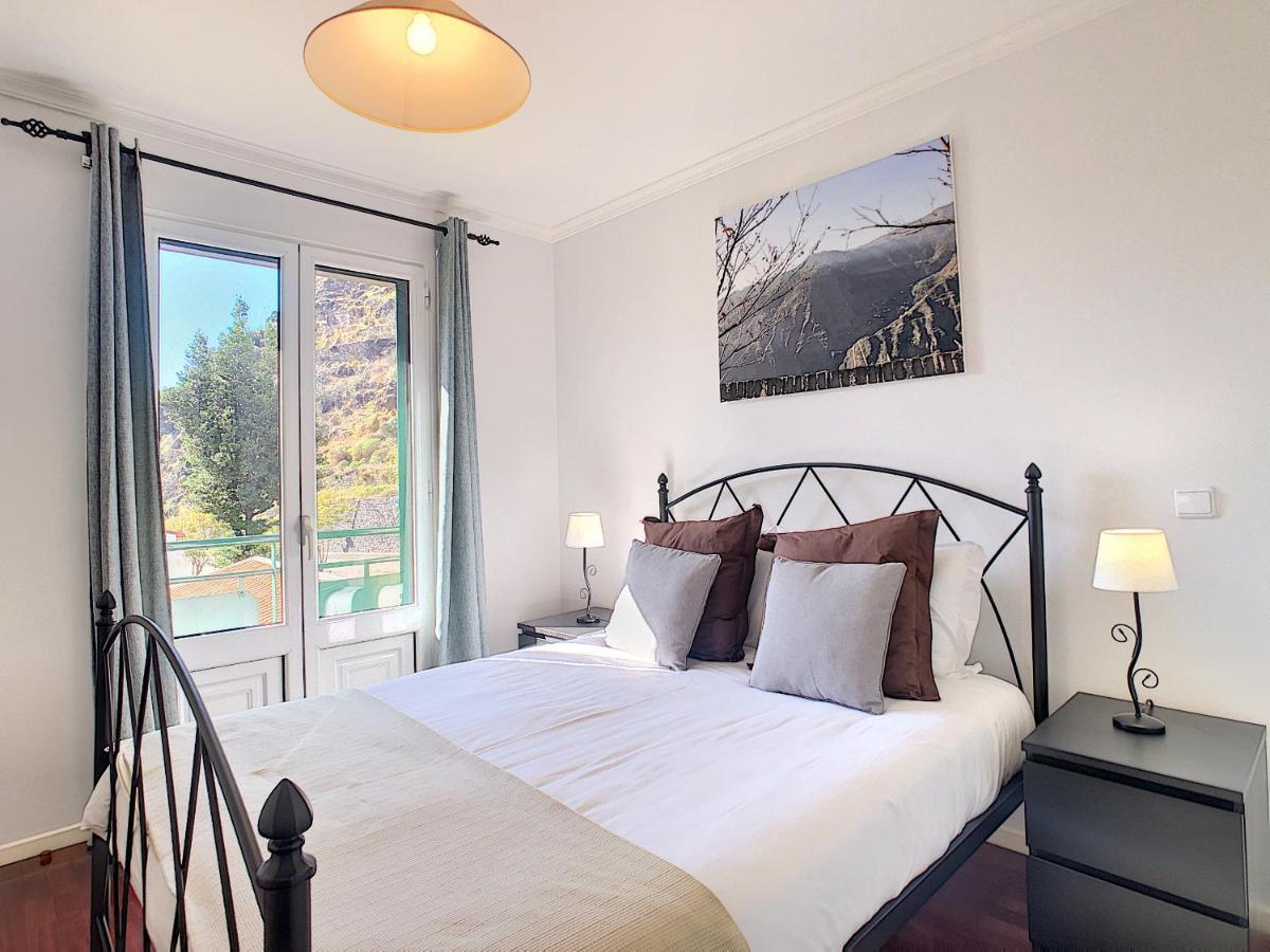 Sea N' Sun Apartment By Lovelystay Ribeira Brava Esterno foto
